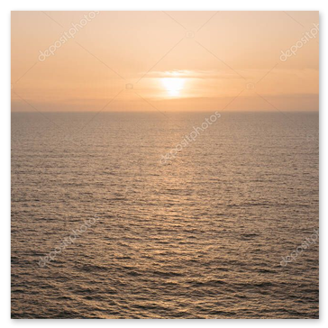 Minimalistische Dünenlandschaft im Abendlicht